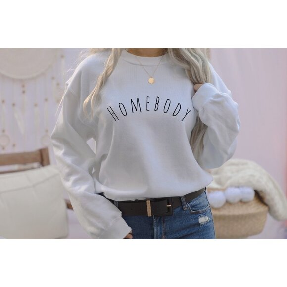 Homebody Graphic Sweatshirt, Introvert Shirt, Oversized Crewneck, Plus Size Swea - Picture 2 of 4